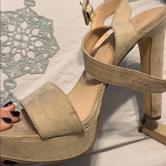 Shoes - Picture 2 of 2